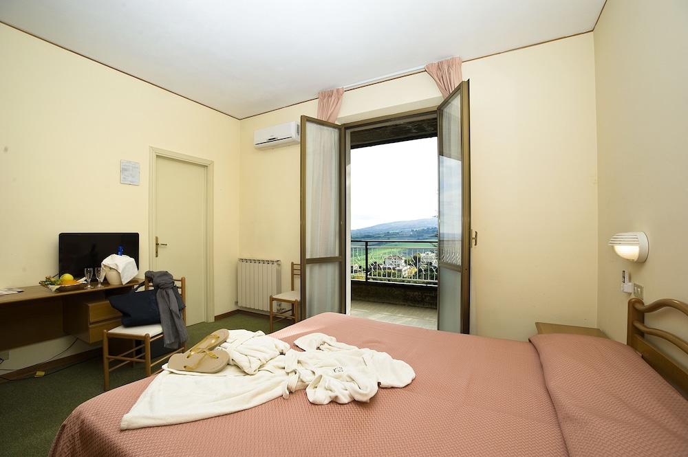 Hotel Villa Ricci & Benessere Chianciano Terme Exterior photo
