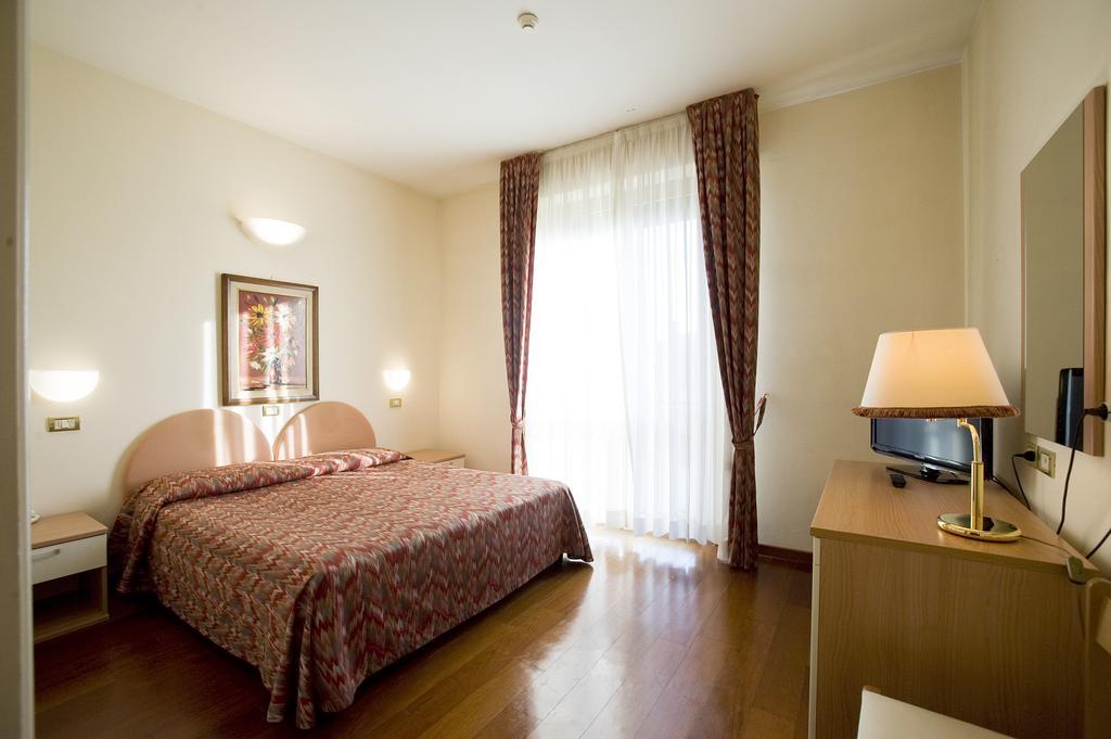 Hotel Villa Ricci & Benessere Chianciano Terme Exterior photo